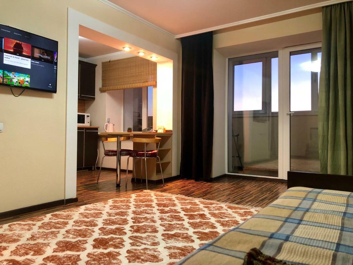 Apartment On Republic Square Ustʼ-Kamenogorsk Eksteriør bilde